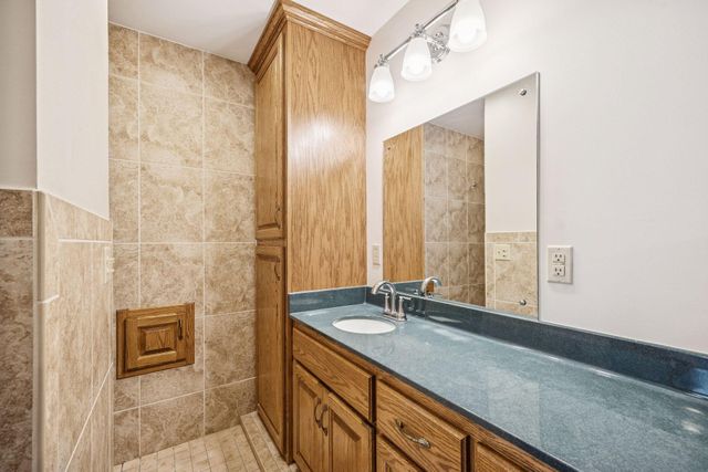 1835 Hunter Lane, Mendota Heights, MN 55118