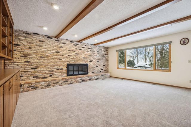 1835 Hunter Lane, Mendota Heights, MN 55118