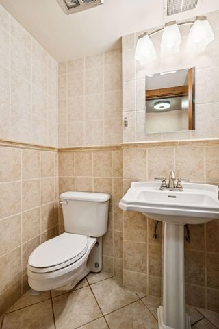 1835 Hunter Lane, Mendota Heights, MN 55118