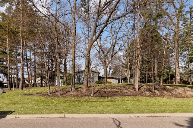 1835 Hunter Lane, Mendota Heights, MN 55118