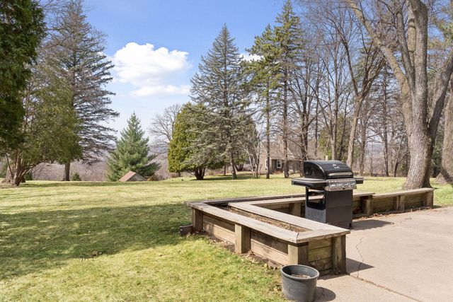 1835 Hunter Lane, Mendota Heights, MN 55118