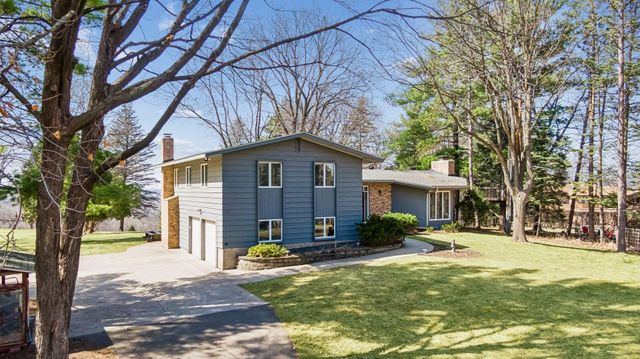 1835 Hunter Lane, Mendota Heights, MN 55118