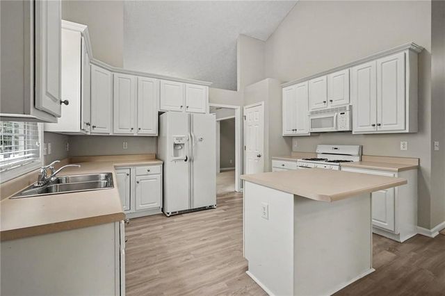 984 Natural Brook Trail, Lawrenceville, GA 30045