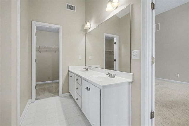 984 Natural Brook Trail, Lawrenceville, GA 30045
