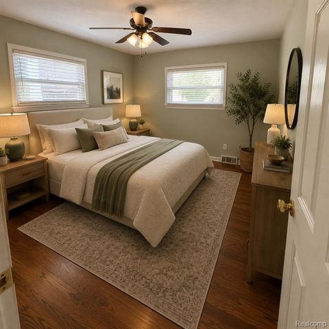 21931 Mauer Street, Saint Clair Shores, MI 48080