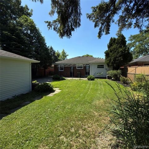 21931 Mauer Street, Saint Clair Shores, MI 48080