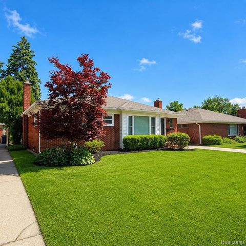 21931 Mauer Street, Saint Clair Shores, MI 48080
