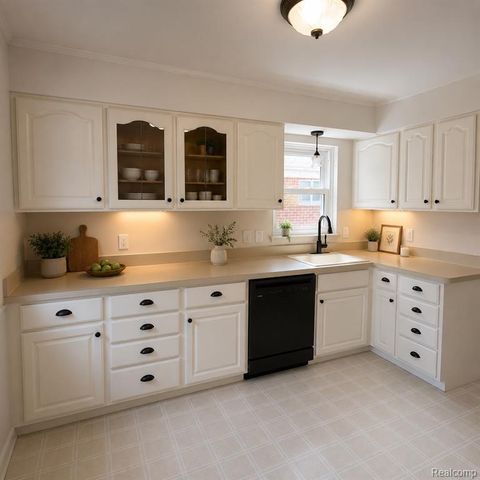 21931 Mauer Street, Saint Clair Shores, MI 48080