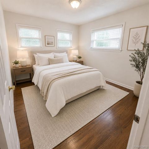 21931 Mauer Street, Saint Clair Shores, MI 48080