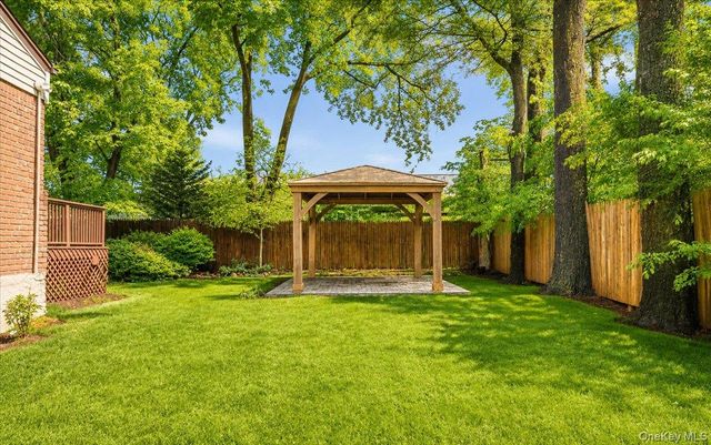 2466 new york New York Avenue, Melville, NY 11747