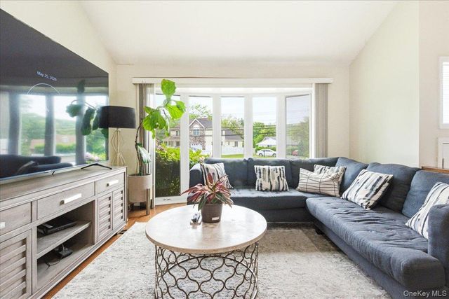 2466 new york New York Avenue, Melville, NY 11747