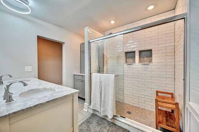 1003 Edgehill Road, Covington, KY 41011