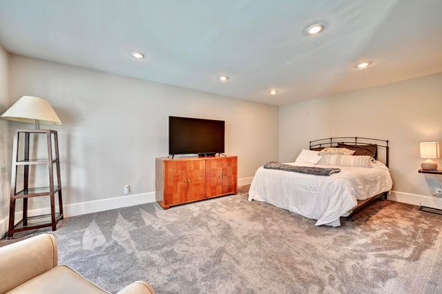 1003 Edgehill Road, Covington, KY 41011
