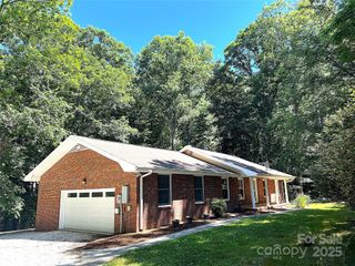 341 S Rugby Road, Hendersonville, NC 28791