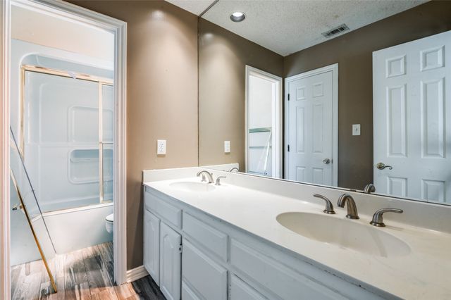 5405 Cockrell Circle, The Colony, TX 75056