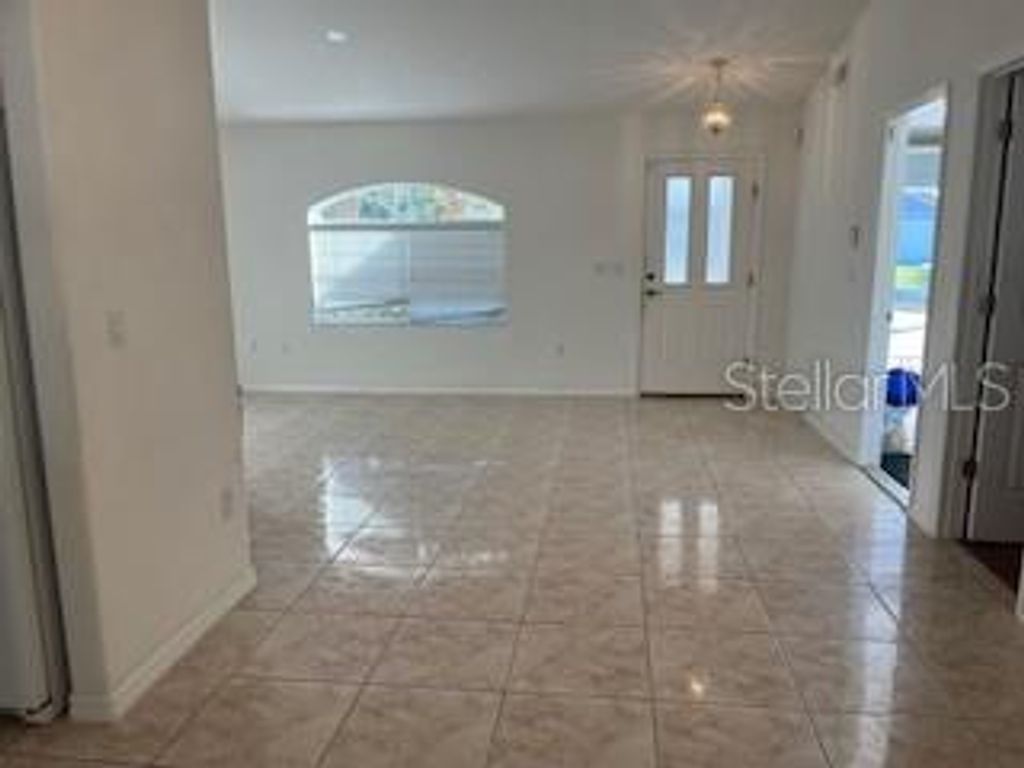 Image 4 of property listing at 52 PRINCESS RUTH LANE, Palm Coast, FL 32164