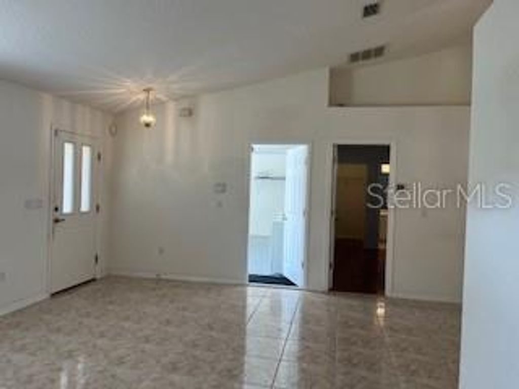 Image 6 of property listing at 52 PRINCESS RUTH LANE, Palm Coast, FL 32164