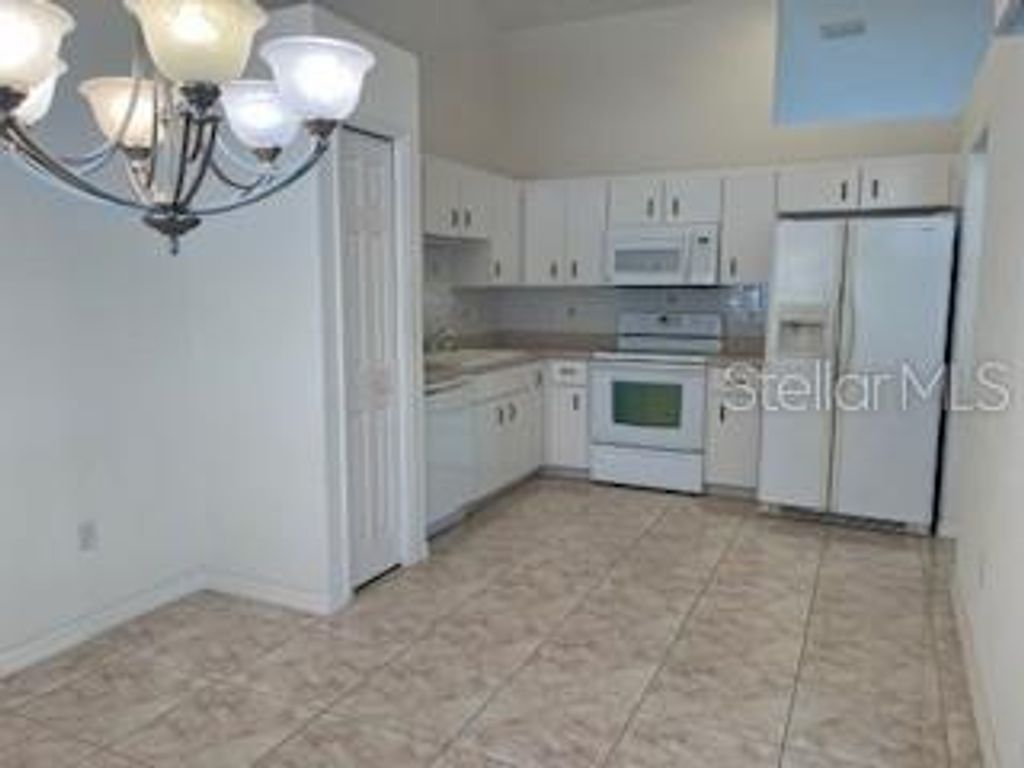 Image 7 of property listing at 52 PRINCESS RUTH LANE, Palm Coast, FL 32164