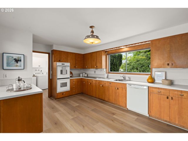 3031 Ne 129TH Pl, Portland, OR 97230