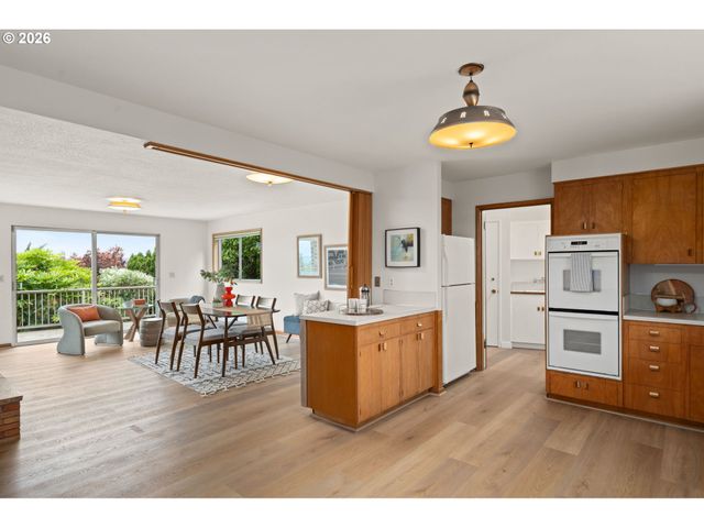 3031 Ne 129TH Pl, Portland, OR 97230