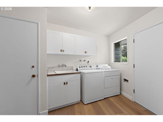 3031 Ne 129TH Pl, Portland, OR 97230