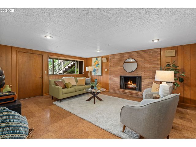3031 Ne 129TH Pl, Portland, OR 97230
