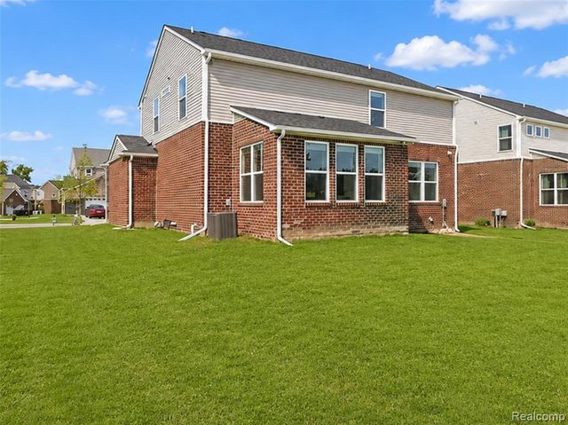 51172 Quaker Lane, Canton, MI 48187