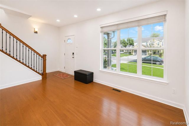 51172 Quaker Lane, Canton, MI 48187