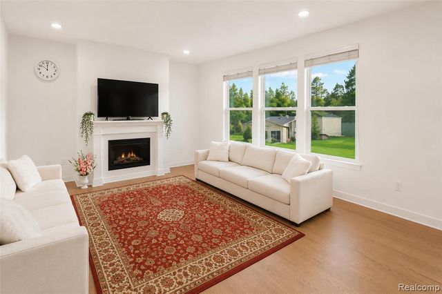 51172 Quaker Lane, Canton, MI 48187