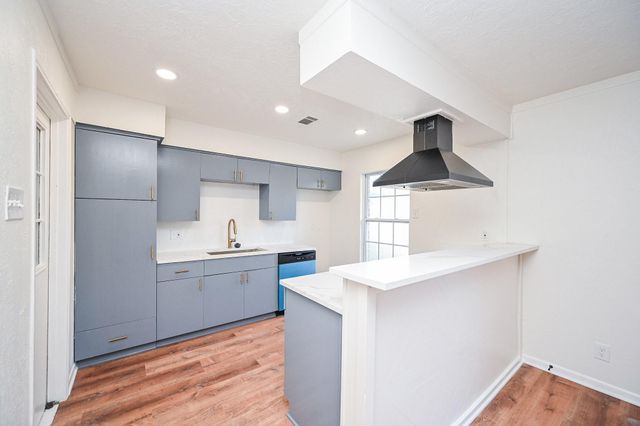 3730 Heatherbrook Drive, Houston, TX 77045