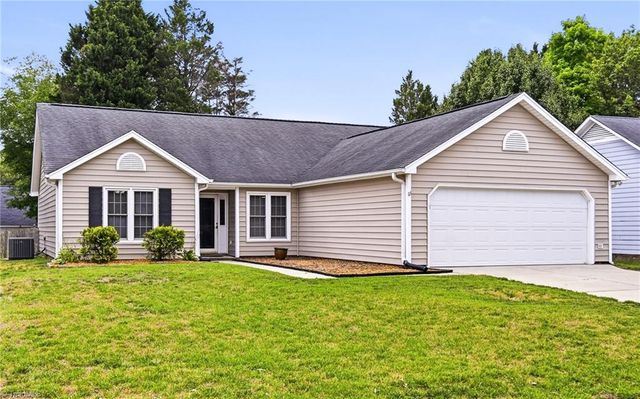 6 Hickory Knoll Court, Greensboro, NC 27407
