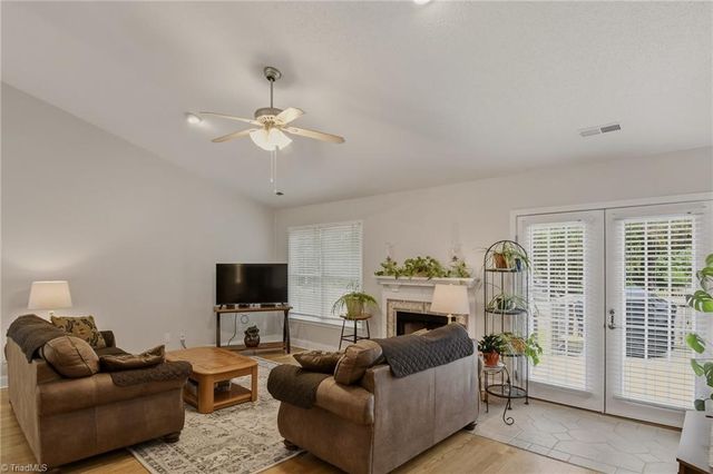 6 Hickory Knoll Court, Greensboro, NC 27407