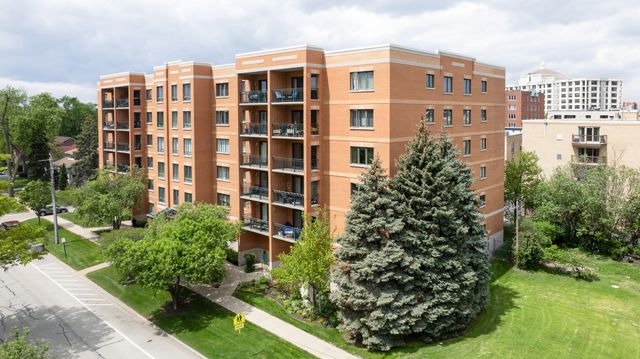 1636 Ashland Avenue 309, Des Plaines, IL 60016