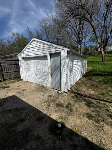 7103 SW 16th Street, Des Moines, IA 50315