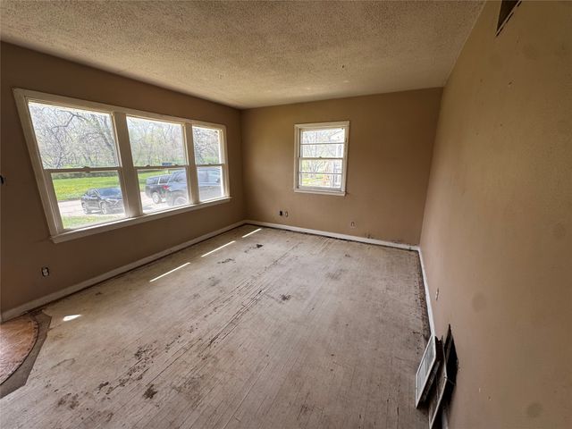 7103 SW 16th Street, Des Moines, IA 50315