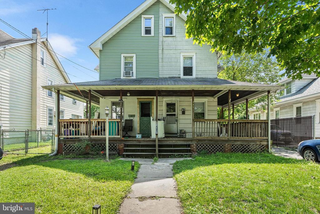321 LECONEY AVE, Palmyra, NJ 08065