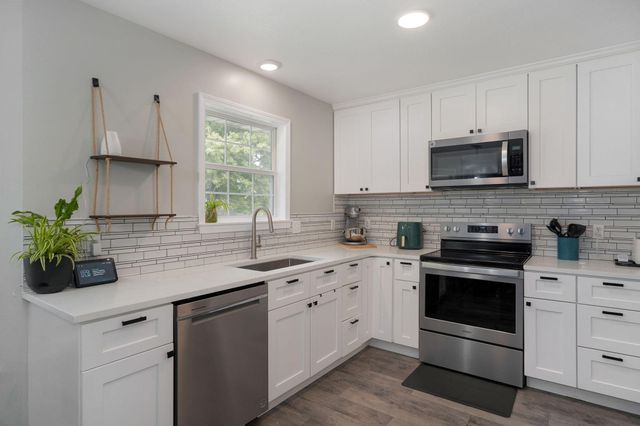 5103 N 10th Avenue, Ozark, MO 65721