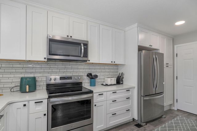 5103 N 10th Avenue, Ozark, MO 65721