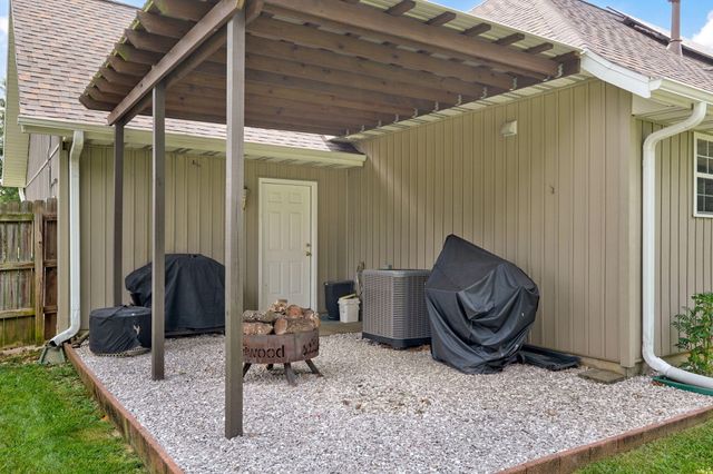 5103 N 10th Avenue, Ozark, MO 65721
