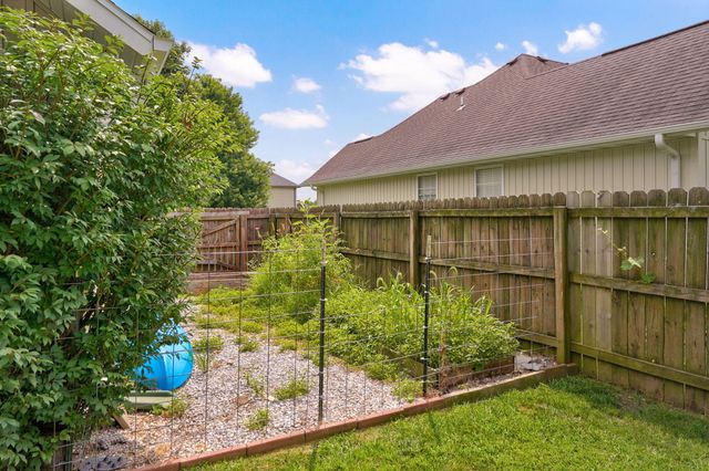 5103 N 10th Avenue, Ozark, MO 65721