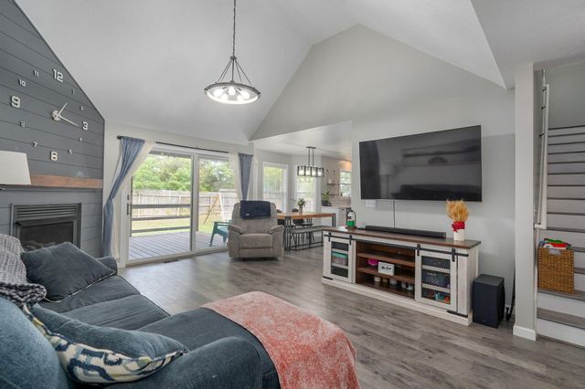 5103 N 10th Avenue, Ozark, MO 65721