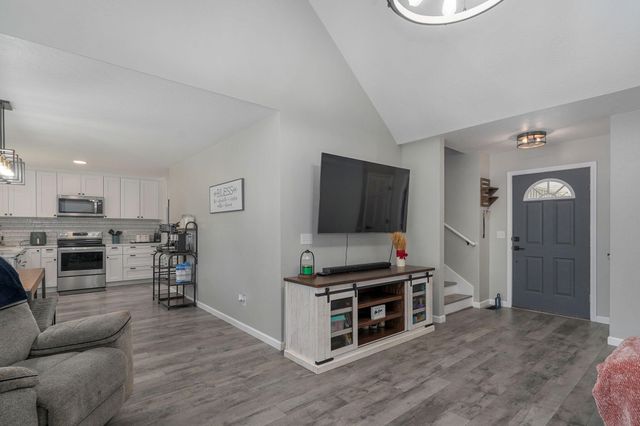 5103 N 10th Avenue, Ozark, MO 65721