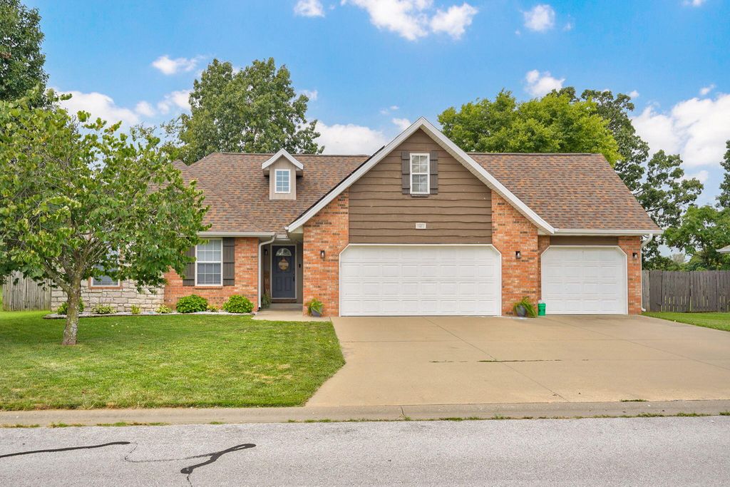 5103 N 10th Avenue, Ozark, MO 65721