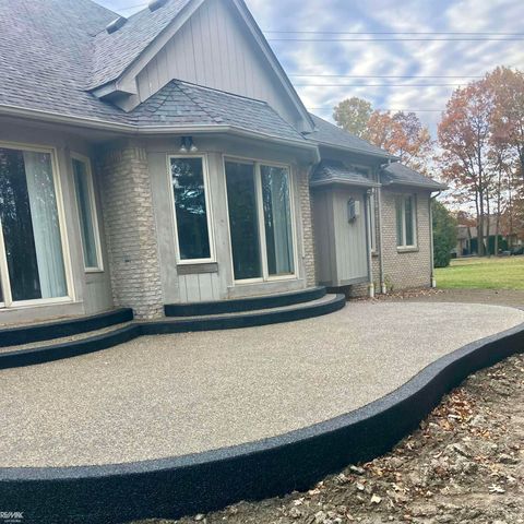 48498 Beacon Square Drive, Macomb, MI 48044