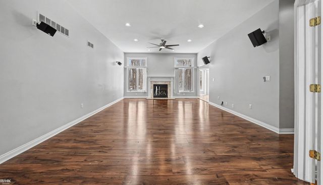 48498 Beacon Square Drive, Macomb, MI 48044