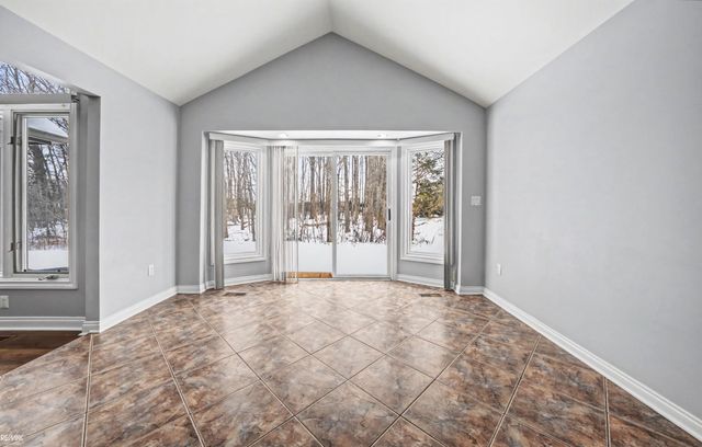 48498 Beacon Square Drive, Macomb, MI 48044