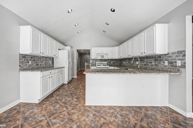 48498 Beacon Square Drive, Macomb, MI 48044