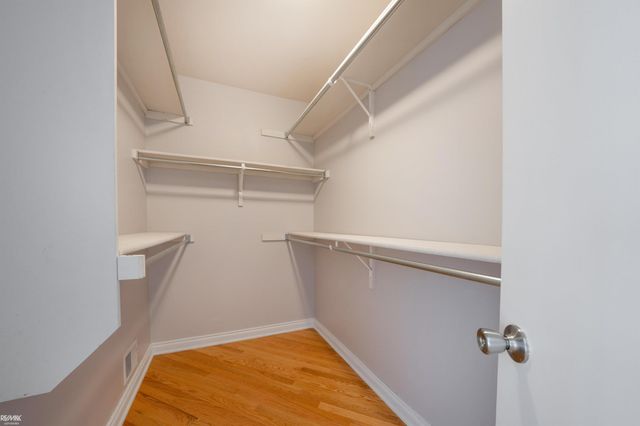 48498 Beacon Square Drive, Macomb, MI 48044