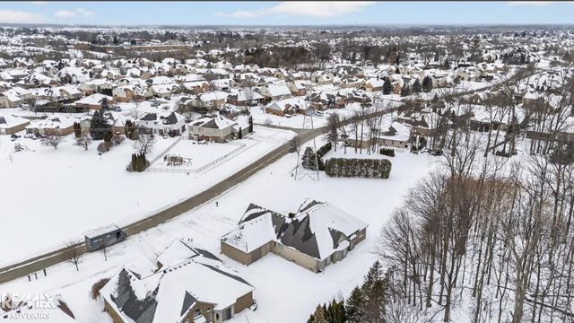 48498 Beacon Square Drive, Macomb, MI 48044