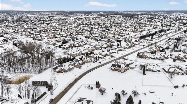 48498 Beacon Square Drive, Macomb, MI 48044